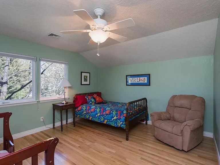 8 Aquarius Pl — Photo 17