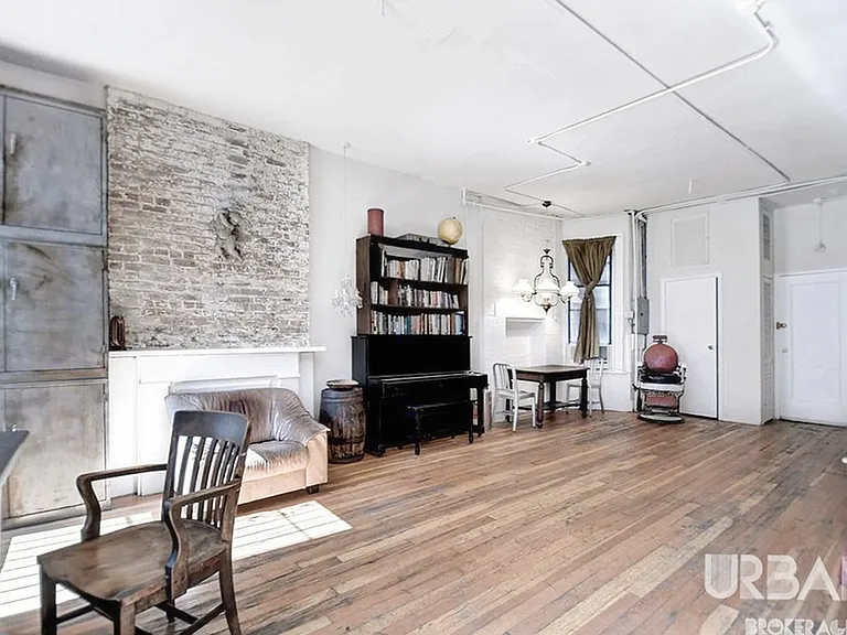 247 Grand St #2R — Photo 7