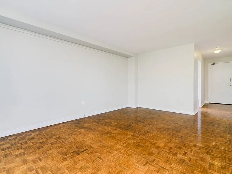 160 Balmoral Ave #1 — Photo 6