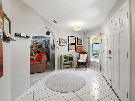 4th image of 3513 SE 17th Ave