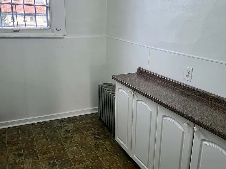 2806 Saint Paul St — Photo 5