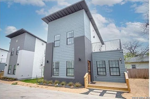 1st image of 1022 Delaware St #3