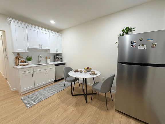 5th image of 356 Carnegie Pl Floor 2
