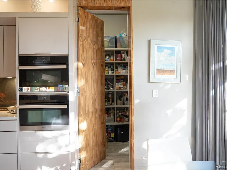190 S Glencoe St — Photo 15