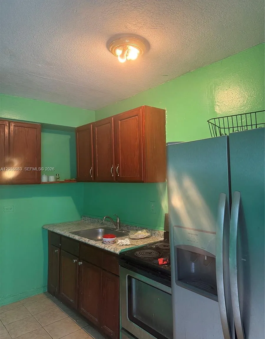 17th Ave Manor — Photo 1