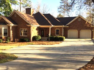 1371 Planters Trl, Greensboro, GA