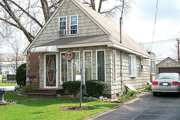 2nd image of 34 Tuxedo Ave
