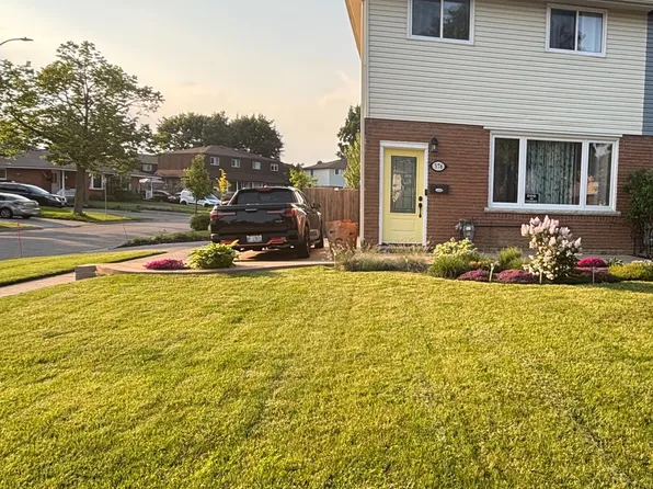 376 Dwight Ave, Oshawa, ON L1J 1K9