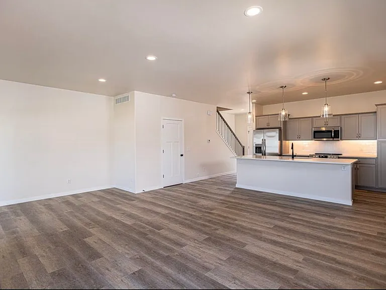 1172 Dahnovan Dr — Photo 13