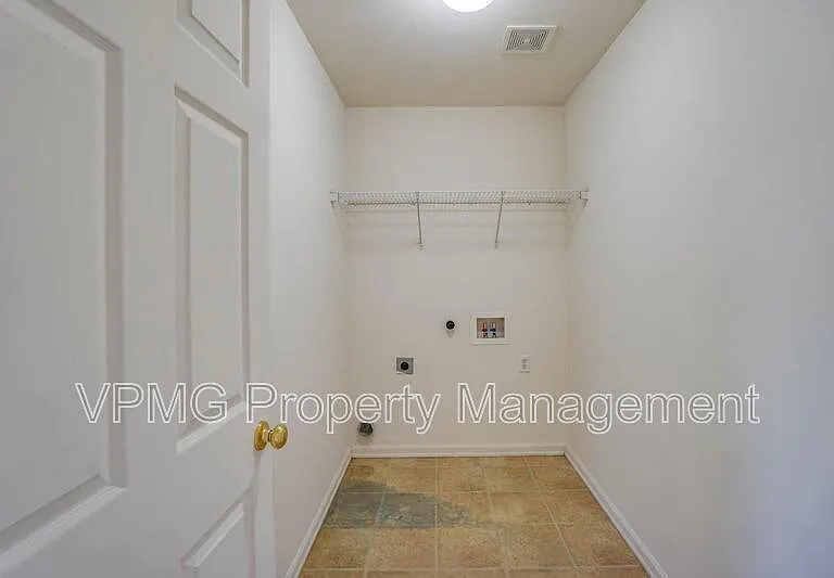 2214 NW 7th St — Photo 10