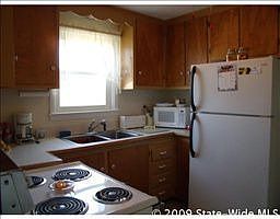3rd image of 7 Orville Dr