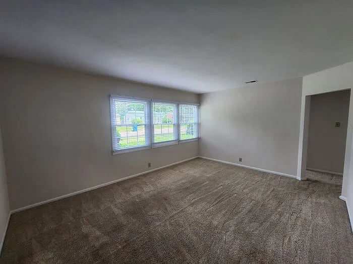 2521 Mariposa Dr — Photo 11