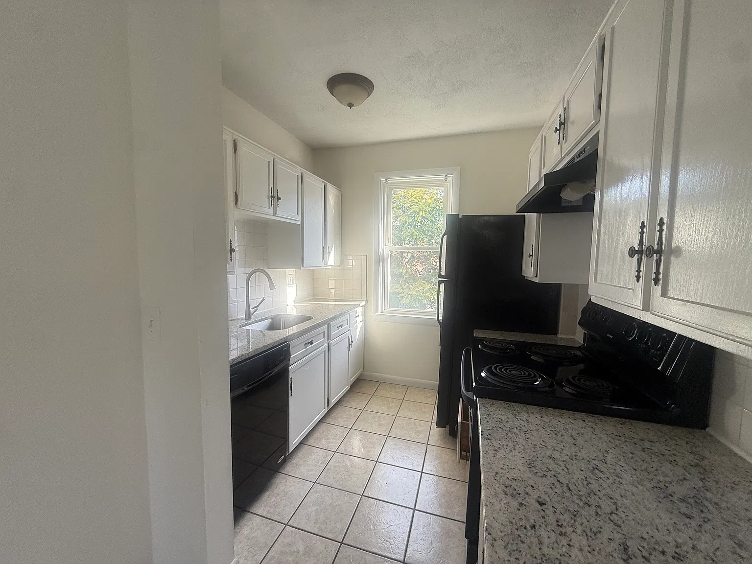 3 bed, $2,350 — Photo 4