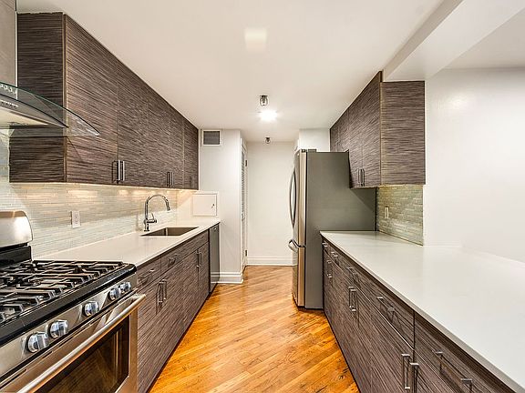 3rd image of 121 W 20th St APT 2A