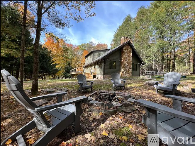 2nd image of 9 Fawn Ct