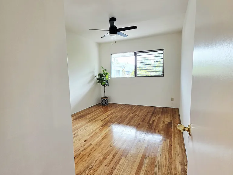 319 N Chevy Chase Dr #F — Photo 10
