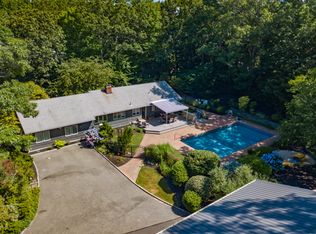 10 E Woodland Dr, Wading River, NY 11792