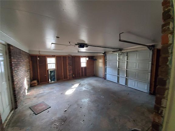4th image of 5936 N Bear Dr
