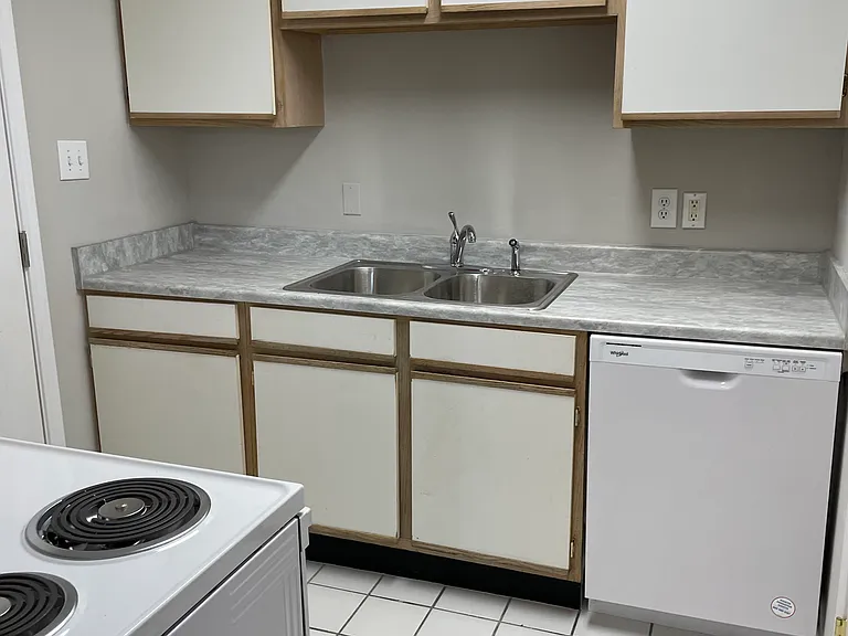 809 E Raleigh St #A — Photo 3