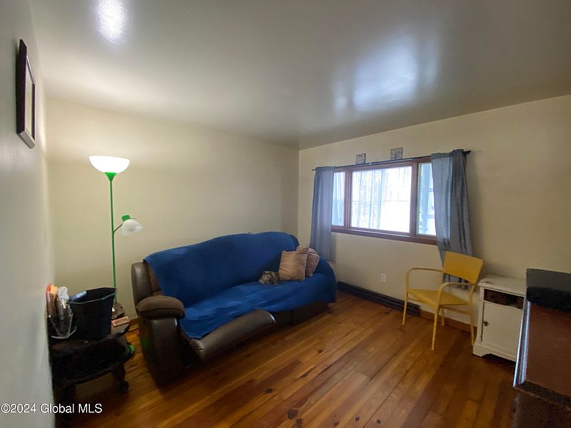 4th image of 1328 8th Ave