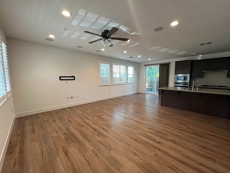 843 Barney Cmn — Photo 16