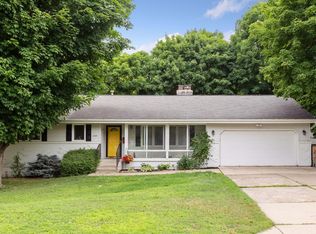 3384 Scott Ave N, Golden Valley, MN 55422