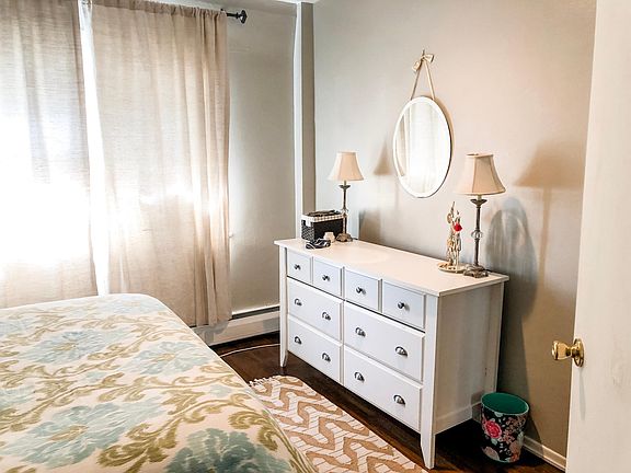 4th image of 35 E Bay Dr APT 2A