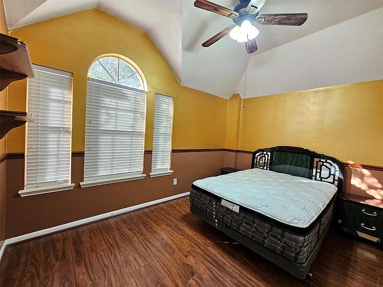 8807 Vista Springs Dr — Photo 16