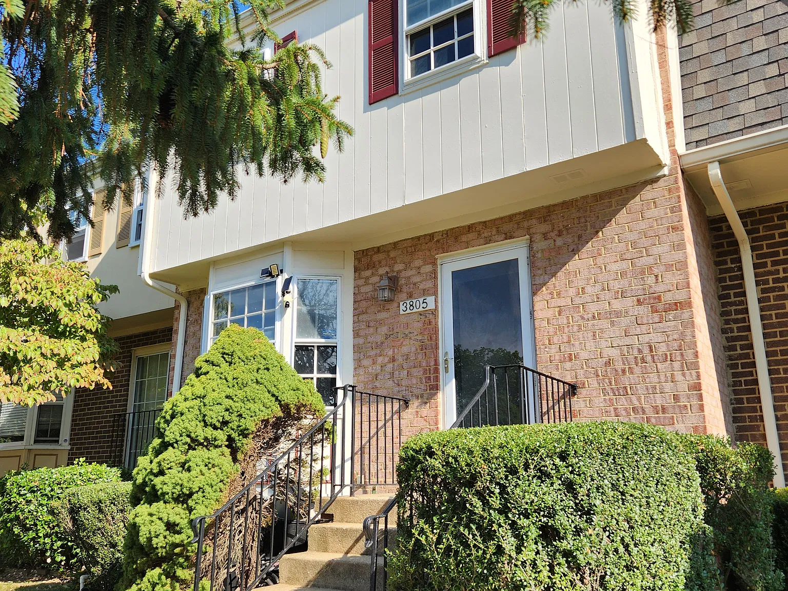 5 bed, 3.5 bath, 1900 sqft, $3,150 — Photo 4