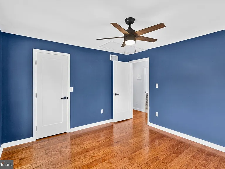 2218 Farrington Ave — Photo 26