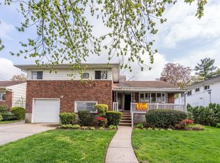 26430 60th Rd, Little Neck, NY 11362