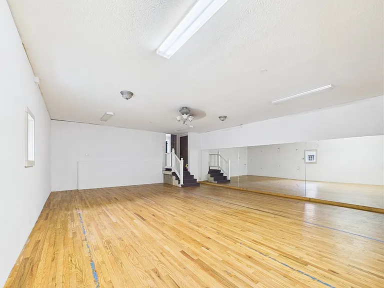 40 E Genesee St — Photo 3