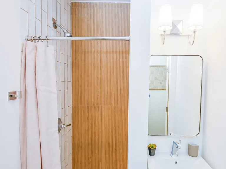 5608 Fernwood Ave — Photo 1