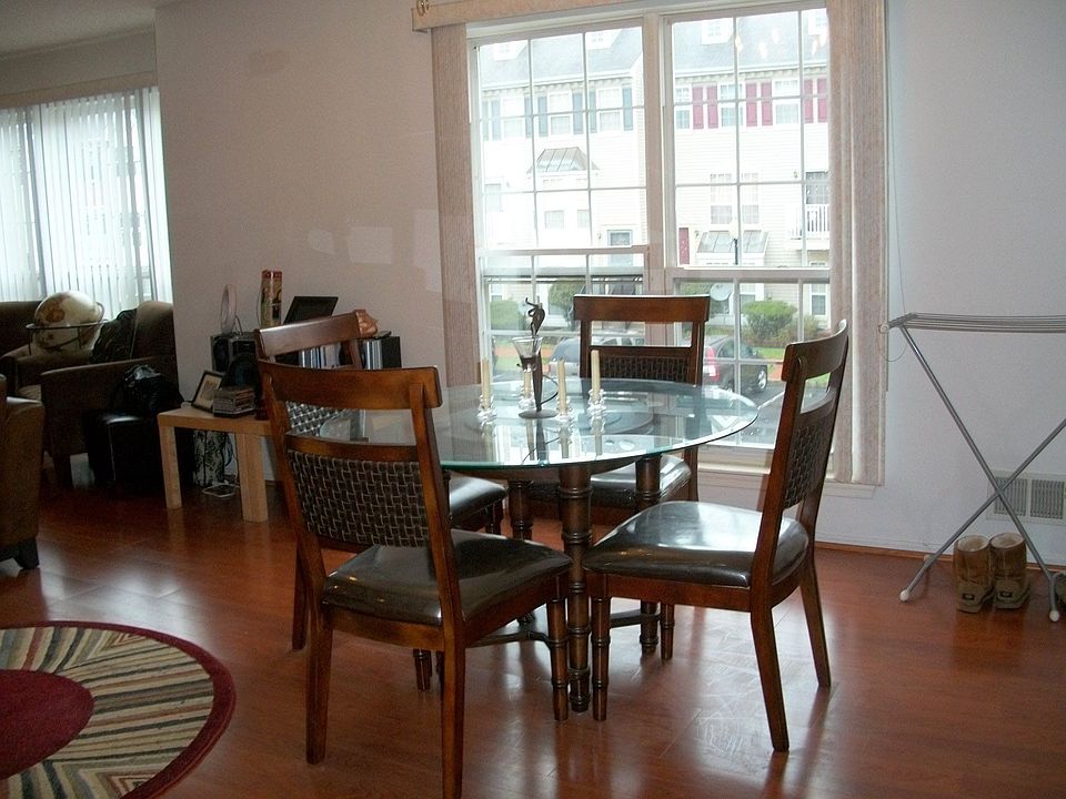 1st image of 25 Cedar St
