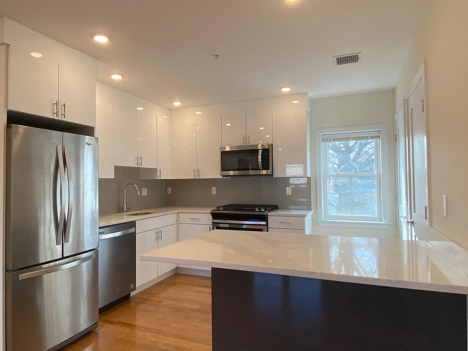 3 bed, 1.0 bath, $3,750 — Photo 3