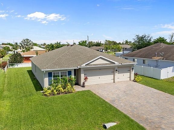 3rd image of 2721 SW 11th Ct