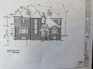 38 Whitlock Ave, Staten Island, NY 10304