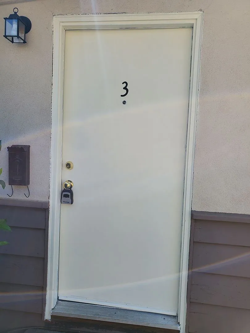 371 — Photo 2