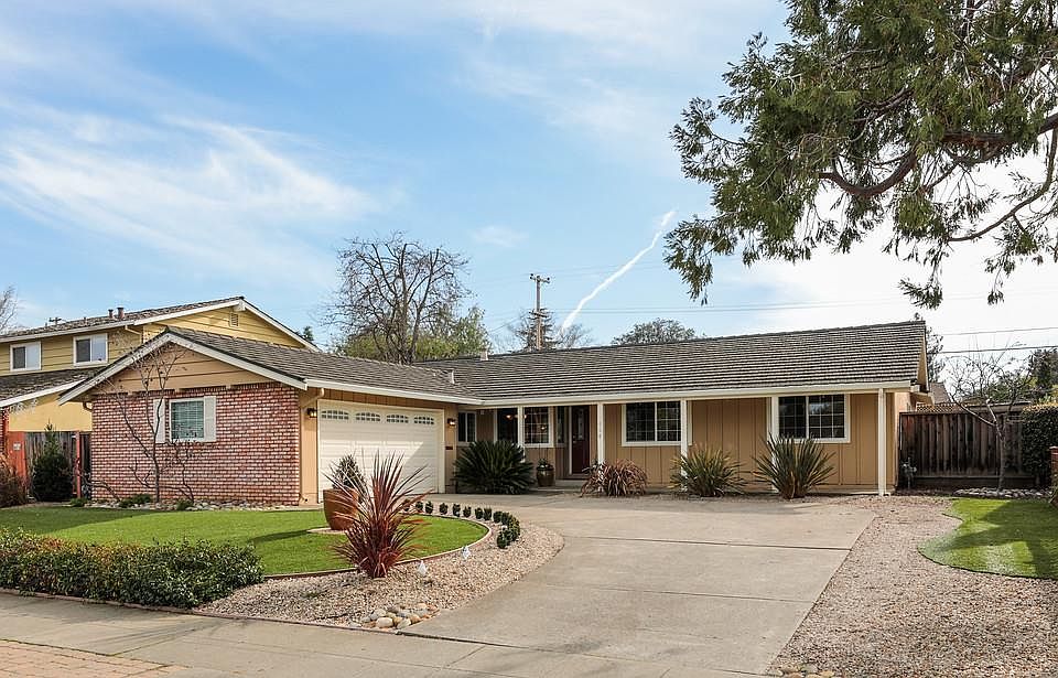 1st image of 968 Helena Dr