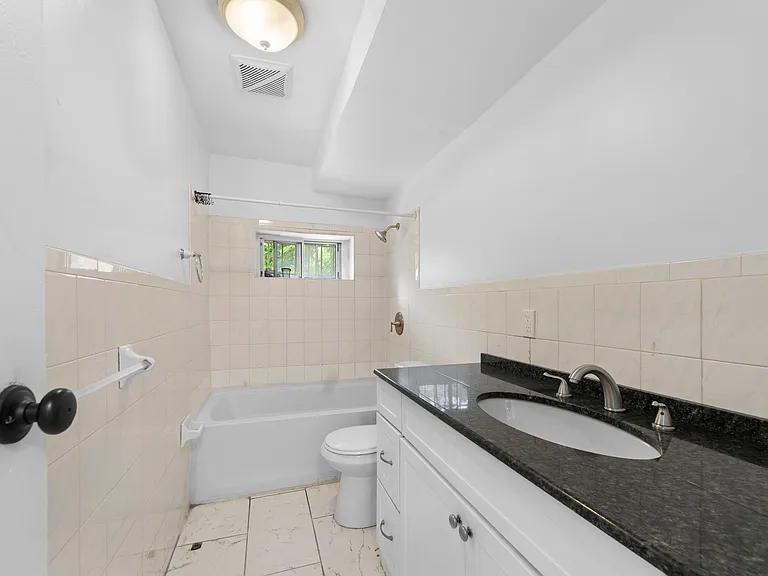 64 Bainbridge St #1 — Photo 9