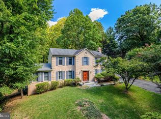 987 Old Holly Dr, Great Falls, VA