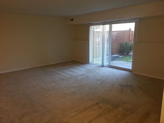 3rd image of 68 Plymouth Dr APT D