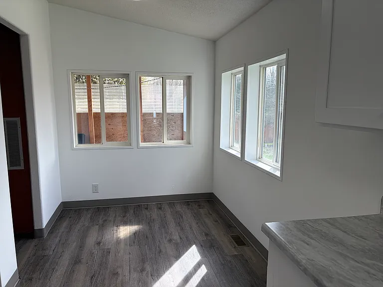 370 NE South Shore Rd — Photo 10