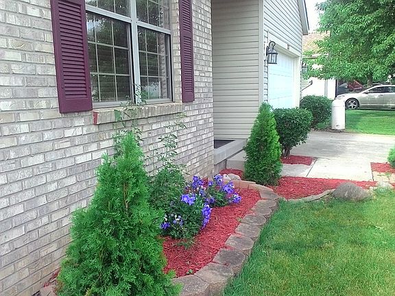 Lovely Home Nicely Landscape