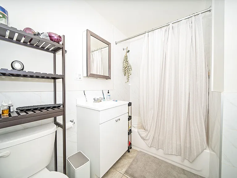 833 Monroe St #1C — Photo 5