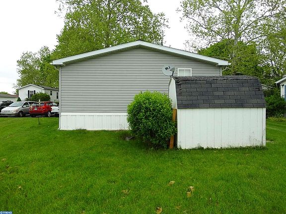 4th image of 42 Cedarwood Ln
