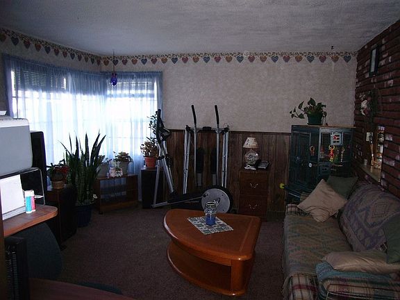 2nd image of 15621 Eleanore Dr