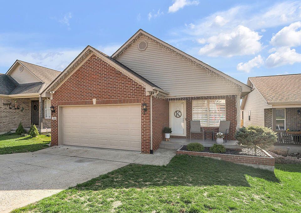 1st image of 744 Lauren Dr