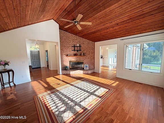 3rd image of 3305 Peppercorn Road