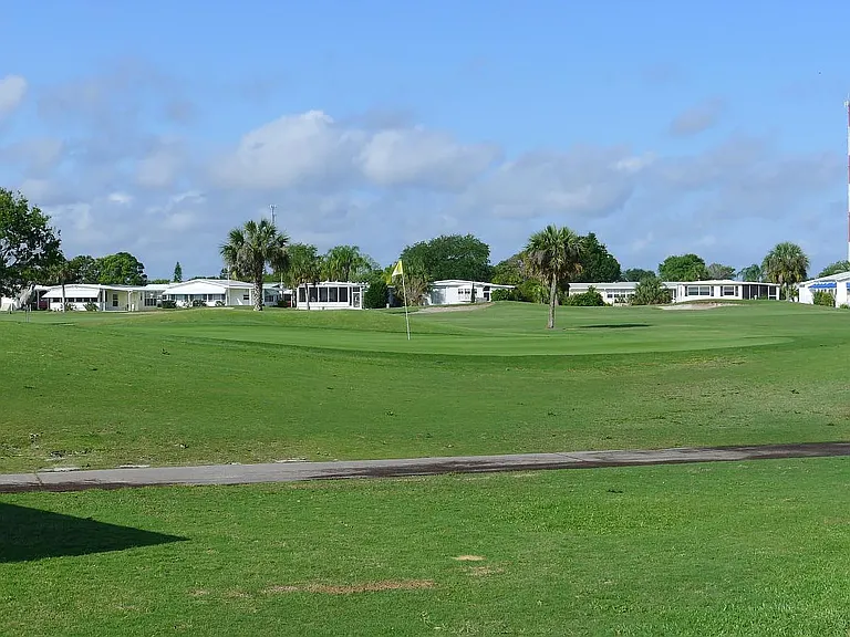 1035 Royal Palm Dr — Photo 17